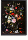 Een ingelijst schilderij toont een levendig boeket van verschillende bloemen, waaronder rozen, tulpen en madeliefjes in een glazen vaas tegen een donkere achtergrond. Het arrangement bevat ook vlinders en andere kleine insecten, die naadloos in het naturalistische thema passen. Dit prachtige stuk staat bekend als de "aab 204 AI" van CollageDepot.,Zwart-Zonder,Lichtbruin-Zonder,showOne,Zonder