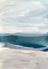 Een minimalistisch schilderij toont een sereen zeegezicht met zachte golven. Het kunstwerk heeft lagen blauwe, witte en beige tinten, waardoor een rustige en abstracte weergave van de oceaan en de lucht ontstaat. Het Schilderij Het Geverfde Uitzicht Op Het Strand van CollageDepot is perfect als wanddecoratie en is uitgerust met een magnetisch ophangsysteem voor moeiteloos ophangen.-