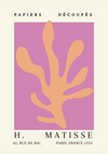 Een grafisch ontwerp met een uitgesneden kunstwerk van Henri Matisse. Het stuk toont een abstracte oranje vorm op een paarse achtergrond. De tekst bovenaan luidt: "PAPIERS DÉCOUPÉS." Onderaan staat: "H. MATISSE, 82, RUE DE BAC, PARIJS, FRANKRIJK 1955." Dit maakt deel uit van de CollageDepot productcollectie ccc 025 - bekende schilders.-