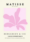 Een poster die reclame maakt voor een tentoonstelling met de titel "Matisse The Cut-Outs" bij Berggruen & Cie, gelegen aan de Rue de l'Université 70, Parijs-VII. De tentoonstelling loopt van vrijdag 27 februari tot en met zaterdag 28 maart 1953. Op de poster staat een roze abstract uitgesneden ontwerp genaamd "ccc 040 - bekende schilders" van CollageDepot.-