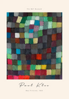 Een poster met een abstract schilderij van Paul Klee met de titel "May Pictures, 1925". Het kunstwerk bestaat uit een raster van kleurrijke vierkanten en rechthoeken in verschillende tinten. De poster is van CollageDepot en heet cdd 016 - klee.-