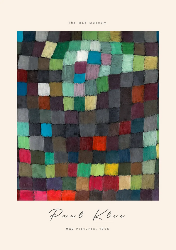 Een poster met een abstract schilderij van Paul Klee met de titel "May Pictures, 1925". Het kunstwerk bestaat uit een raster van kleurrijke vierkanten en rechthoeken in verschillende tinten. De poster is van CollageDepot en heet cdd 016 - klee.-