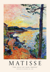Een kleurrijk schilderij met de titel "De Golf van Saint Tropez" van Matisse uit 1904, met een kustlandschap met levendige kleuren van de zonsondergang, het water en het groen. Het kunstwerk wordt tentoongesteld in het Museum voor Moderne Kunst.CollageDepot's ccc 152 - bekende schilders toont dit meesterwerk op levendige wijze en vat de essentie ervan samen.