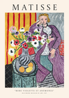 Een CollageDepot ccc 154 - bekende schilders getiteld "Robe Violette et Anémones" uit 1937. Het kunstwerk, tentoongesteld in het Baltimore Museum of Art, toont een vrouw in een paarse jurk, zittend naast een vaas met anemoonbloemen en een schaal met fruit tegen een levendige achtergrond. , patroonachtergrond.