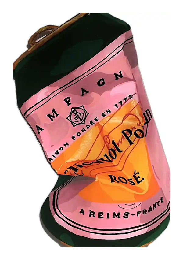 Een digitaal gewijzigde afbeelding van een verpletterd roze champagneblikje met een label met daarop "Rose" en "Opgericht in 1712, Reims-Frankrijk". Het blik staat schuin tegen een witte achtergrond, met daarop het product 080 - bestsellers van CollageDepot.-