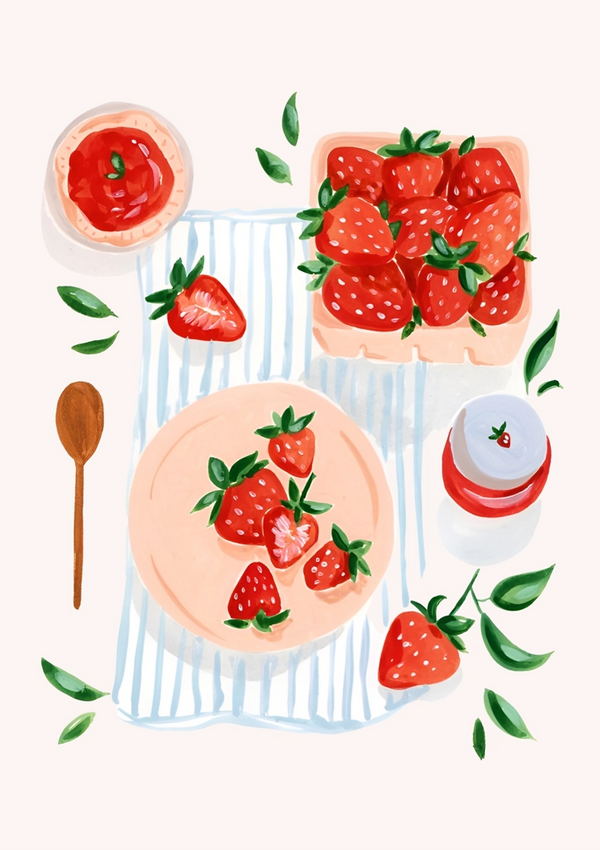 Illustratie van een tafel met een bord aardbeien, een mand met aardbeien, een pot met een aardbei op het etiket, een klein taartje en verspreide aardbeienblaadjes. De tafel is gedekt met een blauw en wit gestreept kleed. Het Aardbeien Maaltijd Schilderij van CollageDepot is de perfecte wanddecoratie voor een aardbeienthema of zomerse maaltijdsetting.