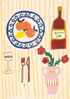 Een speelse kunstposter met een eetopstelling met een bord sinaasappels en een citroen, een fles met het opschrift 'bordeaux', een glas wijn, bestek en een vaas met rode bloemen, allemaal tegen een gestreepte gele achtergrond uit CollageDepot's aa 050 - grafische -kunstcollectie.