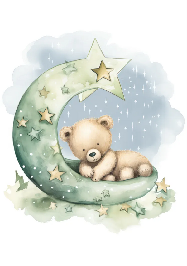 Illustratie van een schattige teddybeer die rust op een groene halve maan versierd met sterren. De achtergrond heeft een zacht, wolkachtig ontwerp met fonkelende sterren, waardoor een dromerige en grillige sfeer ontstaat. Dit is de perfecte weergave voor het dcc 021 - kinderproduct van CollageDepot.-
