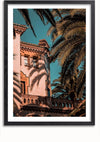 Een ingelijste foto van een gebouw met architectonische details, gedeeltelijk in de schaduw van palmbomen. De lucht op de achtergrond is helder en blauw. De productnaam is bbb 015 - natuur onder het merk CollageDepot.,Zwart-Met,Lichtbruin-Met,showOne,Met