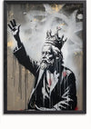 Een ingelijst Graffiti Of A King-schilderij van CollageDepot toont een oudere man met een witte baard en snor, gekleed in een donker pak en een kroon. Zijn rechterarm is geheven en het kunstwerk is voorzien van verfdruppels en een monochromatisch kleurenschema met rode spatten, perfect als wanddecoratie met behulp van een magnetisch ophangsysteem.,Zwart-Zonder,Lichtbruin-Zonder,showOne,Zonder