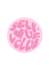Een roze ronde sticker met de woorden "Self Love Club" in speelse, opvallende letters, met een hartvorm die de letter "O" vervangt in "LOVE" en een kleine ster ernaast van CollageDepot's cd 004 - typographie.-