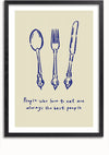 Een ingelijst Blauw Bestek Schilderij van CollageDepot toont blauwe schetsen van een lepel, vork en mes op een beige achtergrond. Onder het keukengerei staat in een handgeschreven lettertype de tekst: "Mensen die van eten houden, zijn altijd de beste mensen". Ideaal voor uw keuken, dit stuk bevat een magnetisch ophangsysteem voor eenvoudige weergave.,Zwart-Met,Lichtbruin-Met,showOne,Met